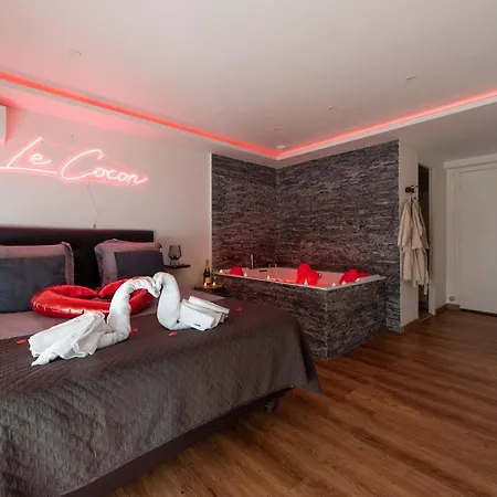 Apartment Le Cocon- Jacuzzi & Sauna Prives By Sweetdreams Le Cannet